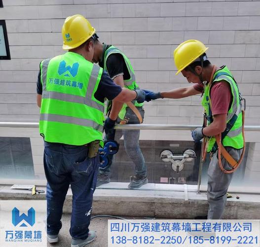 大廈玻璃損壞維修指南:選擇四川萬強(qiáng)建筑幕墻工程的全流程